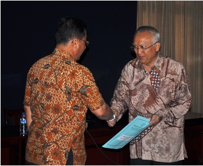 USD SEMAKIN KUAT DENGAN DUA GURU BESAR BARU :: Biro Personalia USD SEMAKIN KUAT DENGAN DUA GURU BESAR BARU :: Biro Personalia