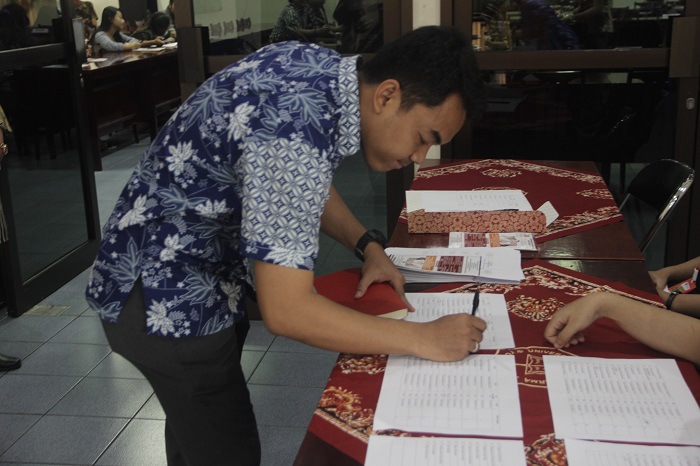 Registrasi Peserta Seminar