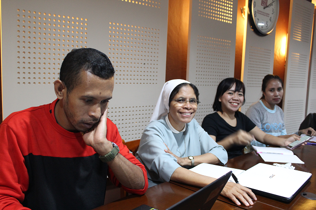 mahasiswa yang hadir dalam seminar draft proposal Tesis