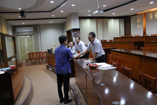 https://web.usd.ac.id/fakultas/bisnisdanekonomi/mmusd/f1l3/UJIAN%20TESIS%20PERIODE%20DESMBER%202016/23.jpg