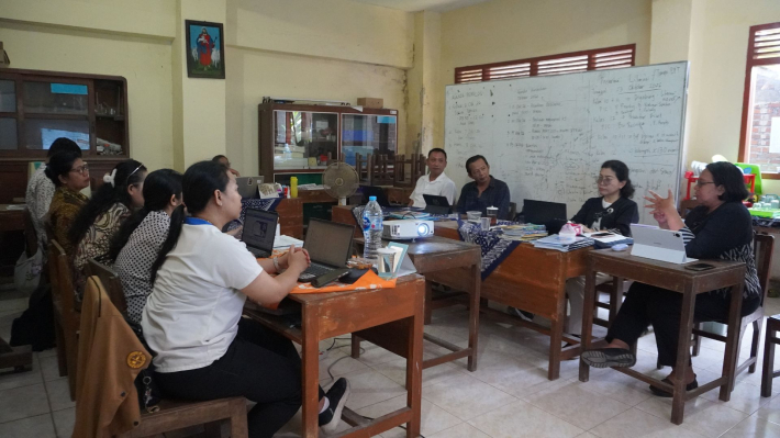 Dosen Magister Pendidikan Matematika USD Fasilitasi Workshop Pembelajaran STEAM bagi Guru SMA Sanjaya Nanggulan