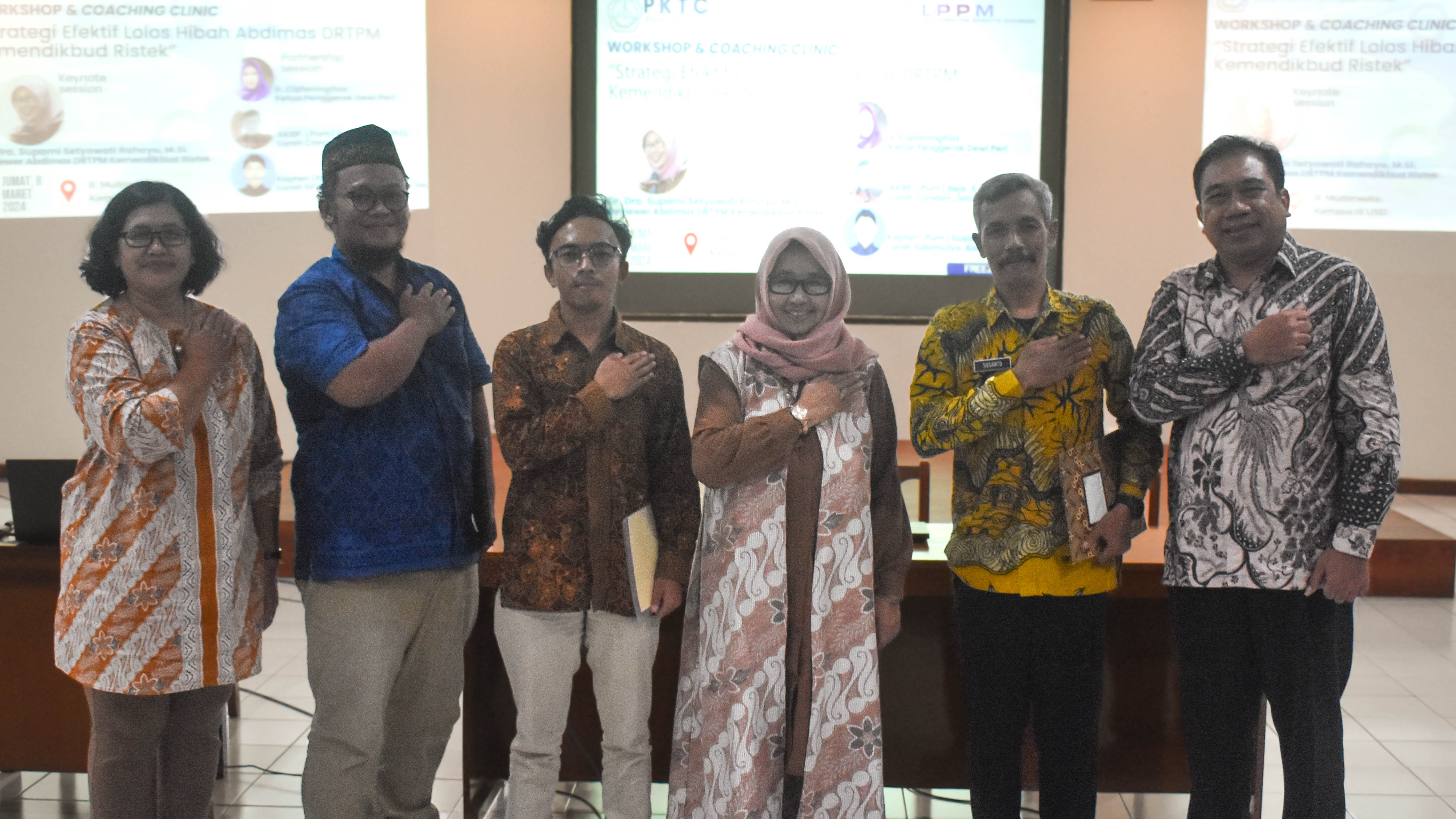 Ketua PKTC, Mitra FST, Keynote Speaker, dan Dekan FST