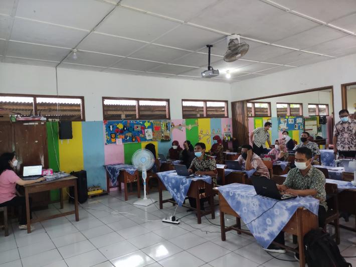 Pelatihan penggunaan Google Form untuk Mendukung Pembelajaran di SD Negeri Timbulharjo Pelatihan penggunaan Google Form untuk Mendukung Pembelajaran di SD Negeri Timbulharjo