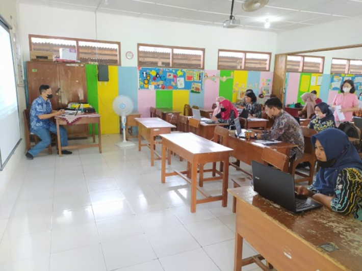 Pelatihan Pembuatan LKS menggunakan Canva Pelatihan Pembuatan LKS menggunakan Canva