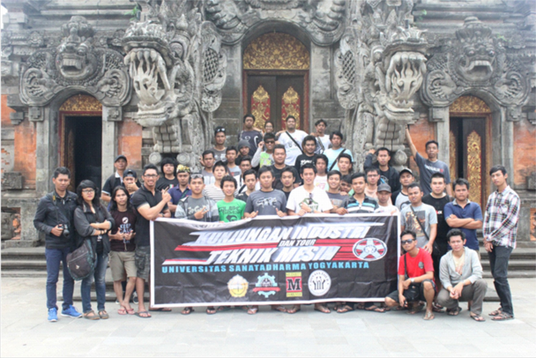 KUNJUNGAN INDUSTRI DAN TOUR MAHASISWA TEKNIK MESIN UNIVERSITAS SANATA DHARMA 2013