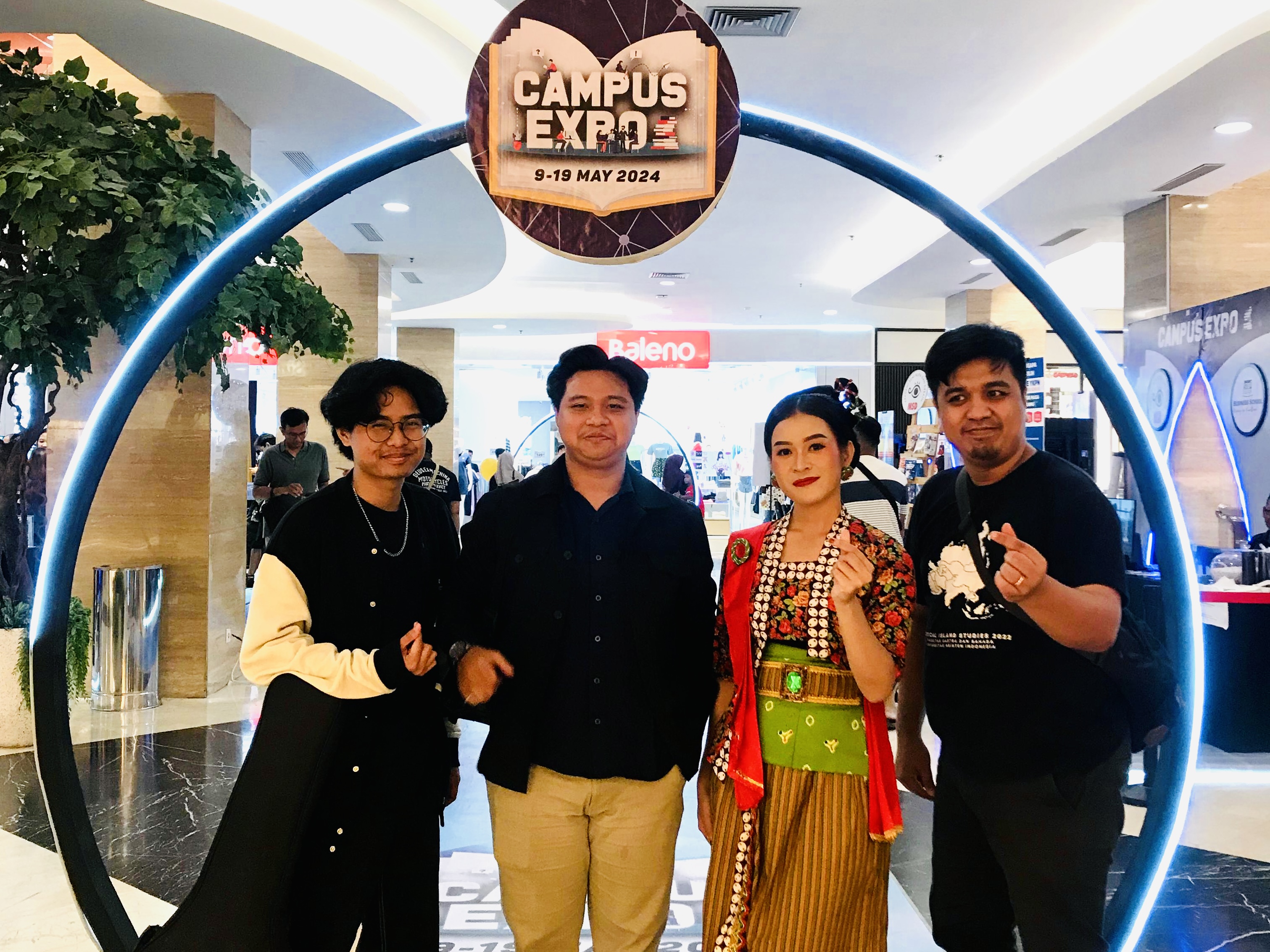 The performers from English Letters in Campus Expo